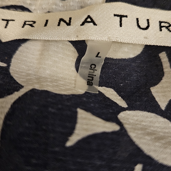 Trina Turk Floral Blouse Silk Blend Size L Navy Blue - Picture 4 of 7